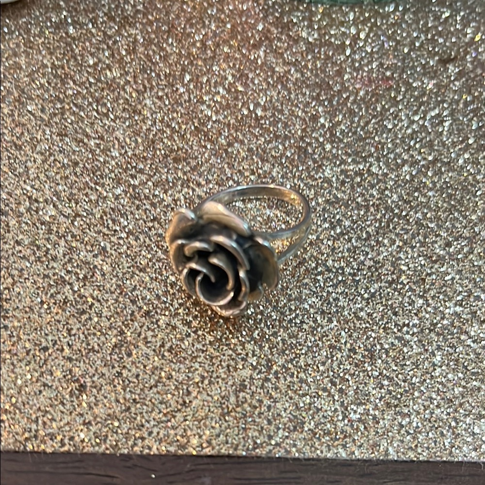 Elegant Silver Rose Ring